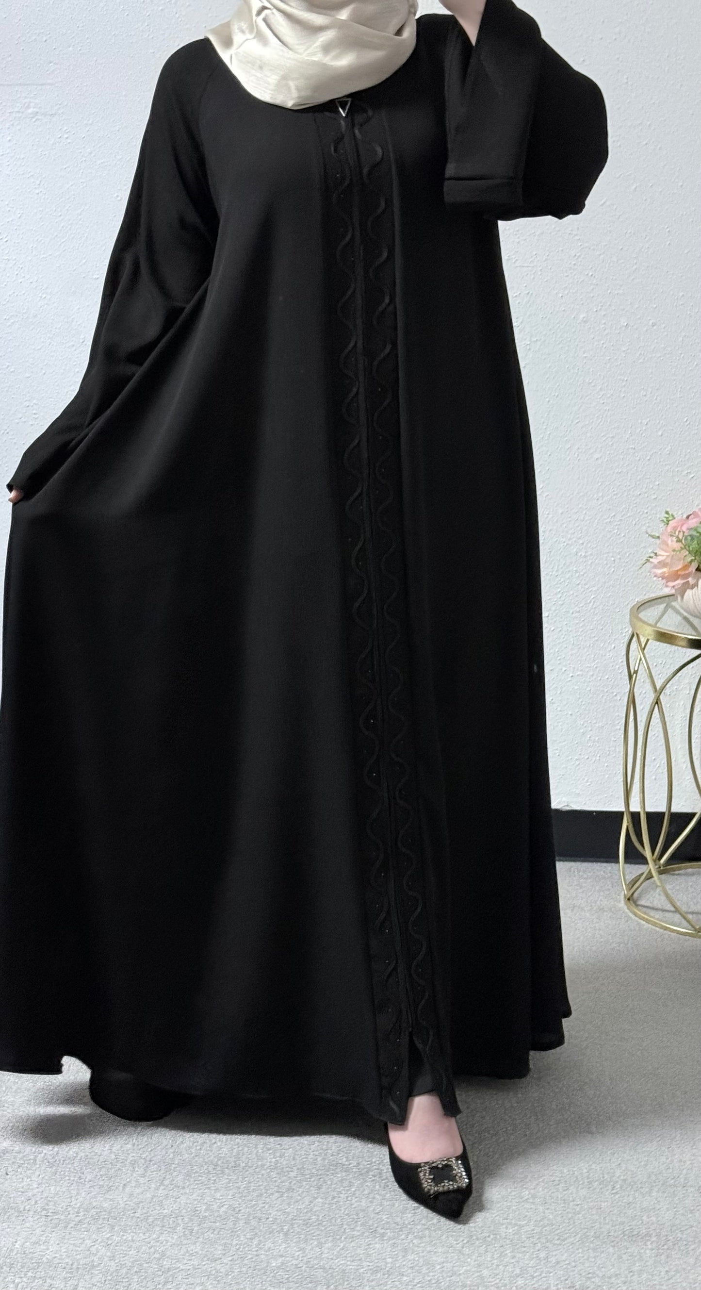 Wave embroidered abaya