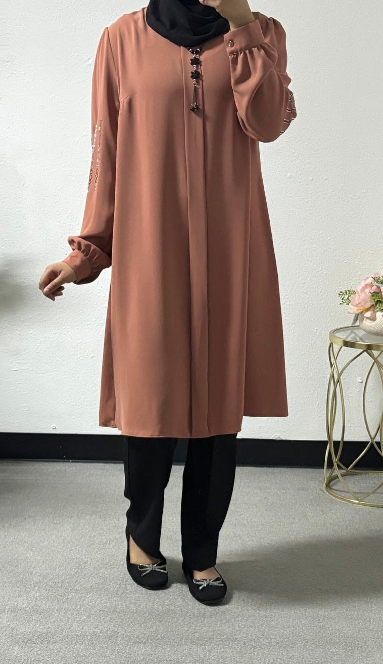 Long shirt w/ beaded sleeve