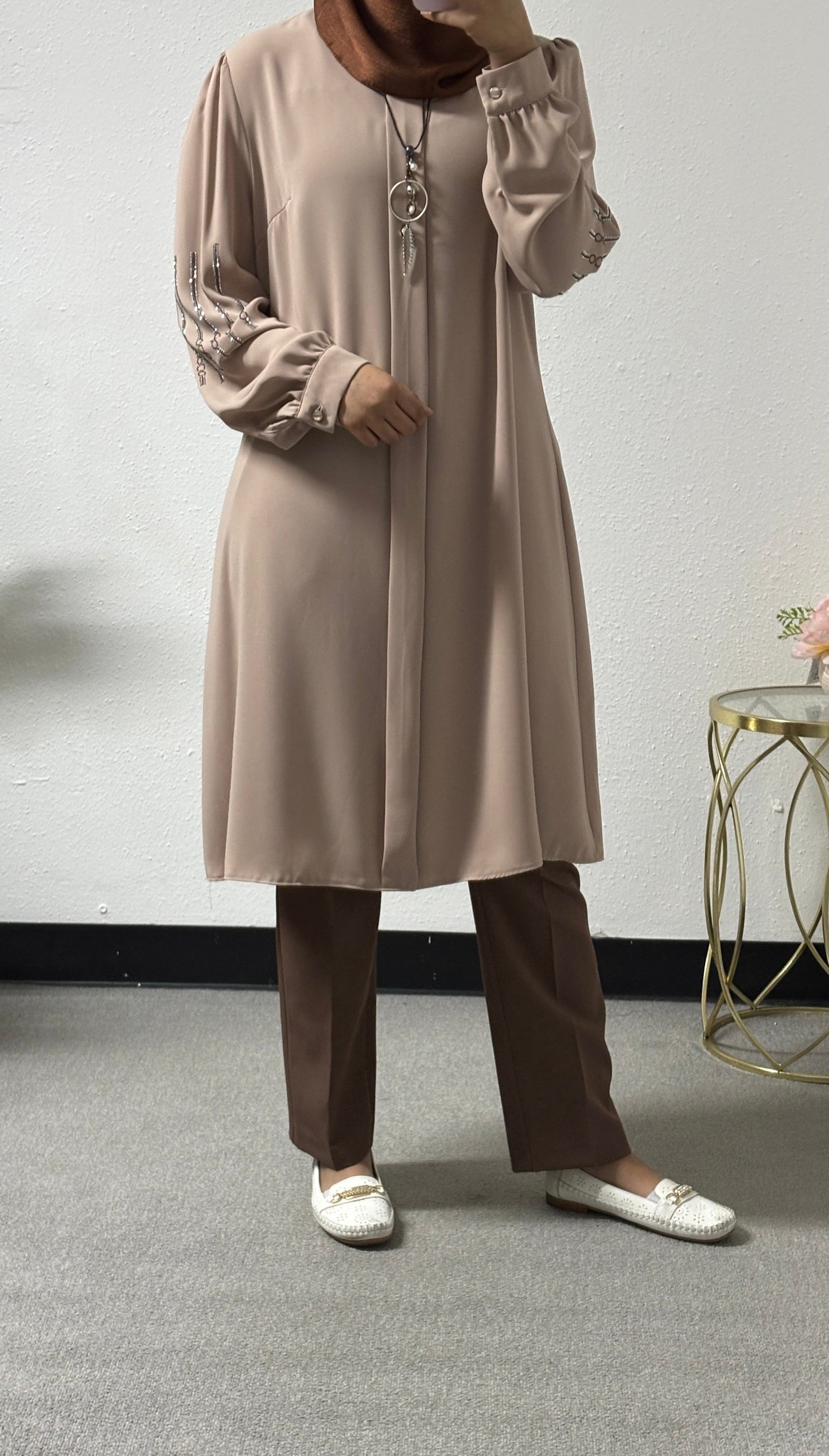 Long shirt w/ beaded sleeve