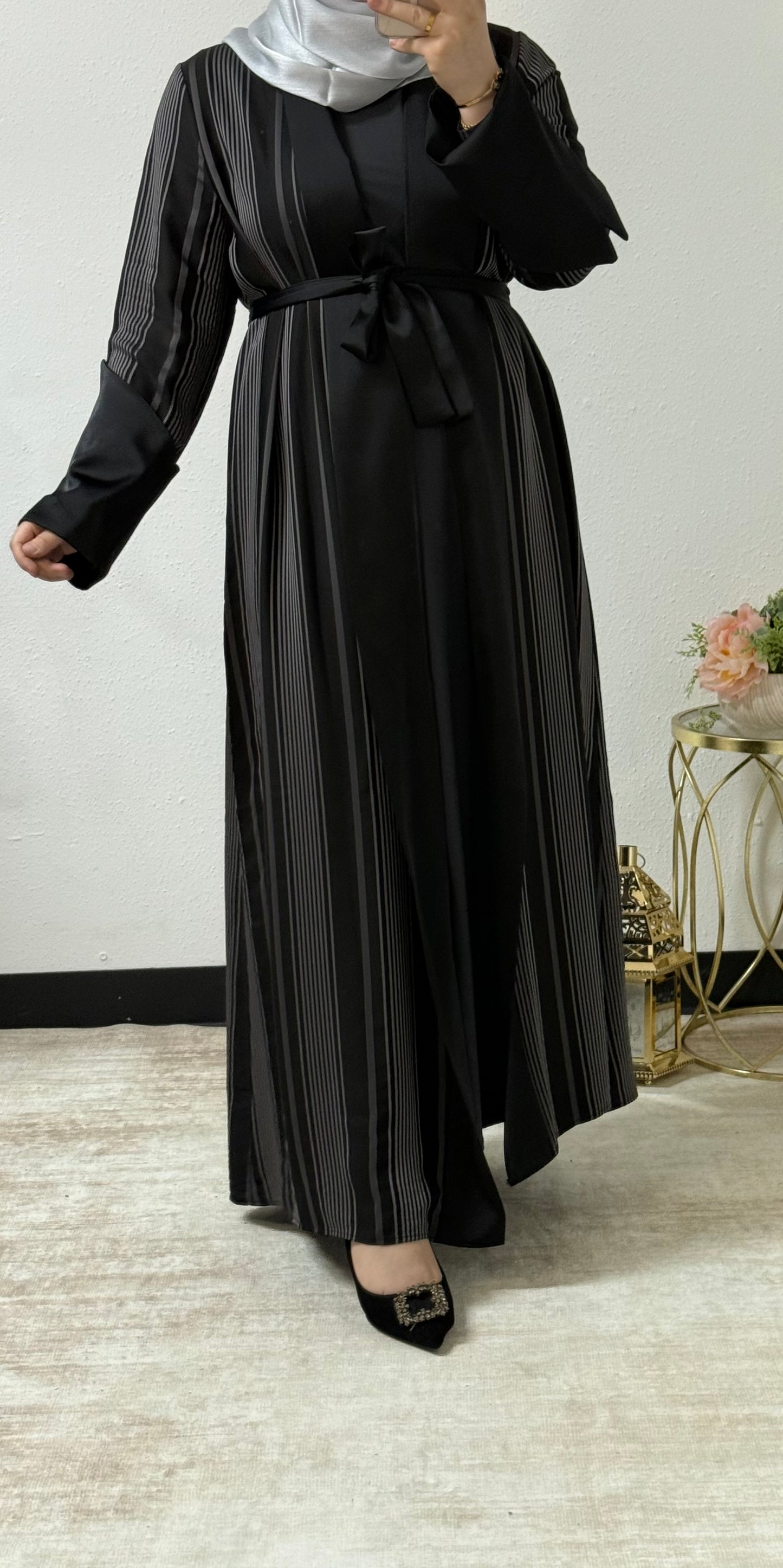 Open line detail abaya