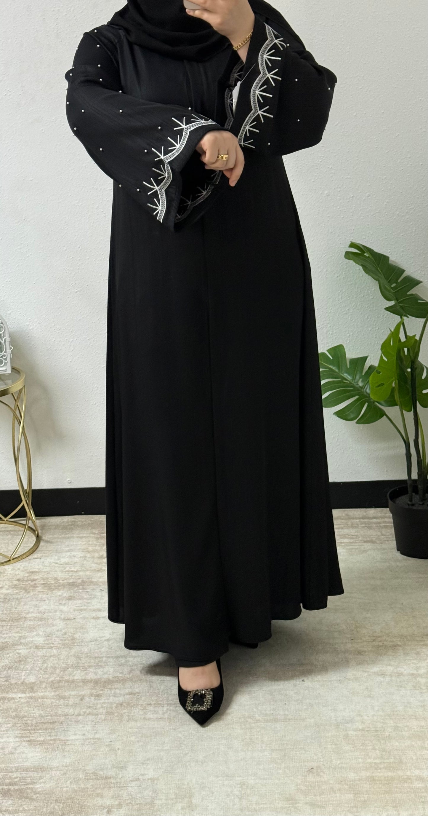 Elegant Petite Pearl Abaya
