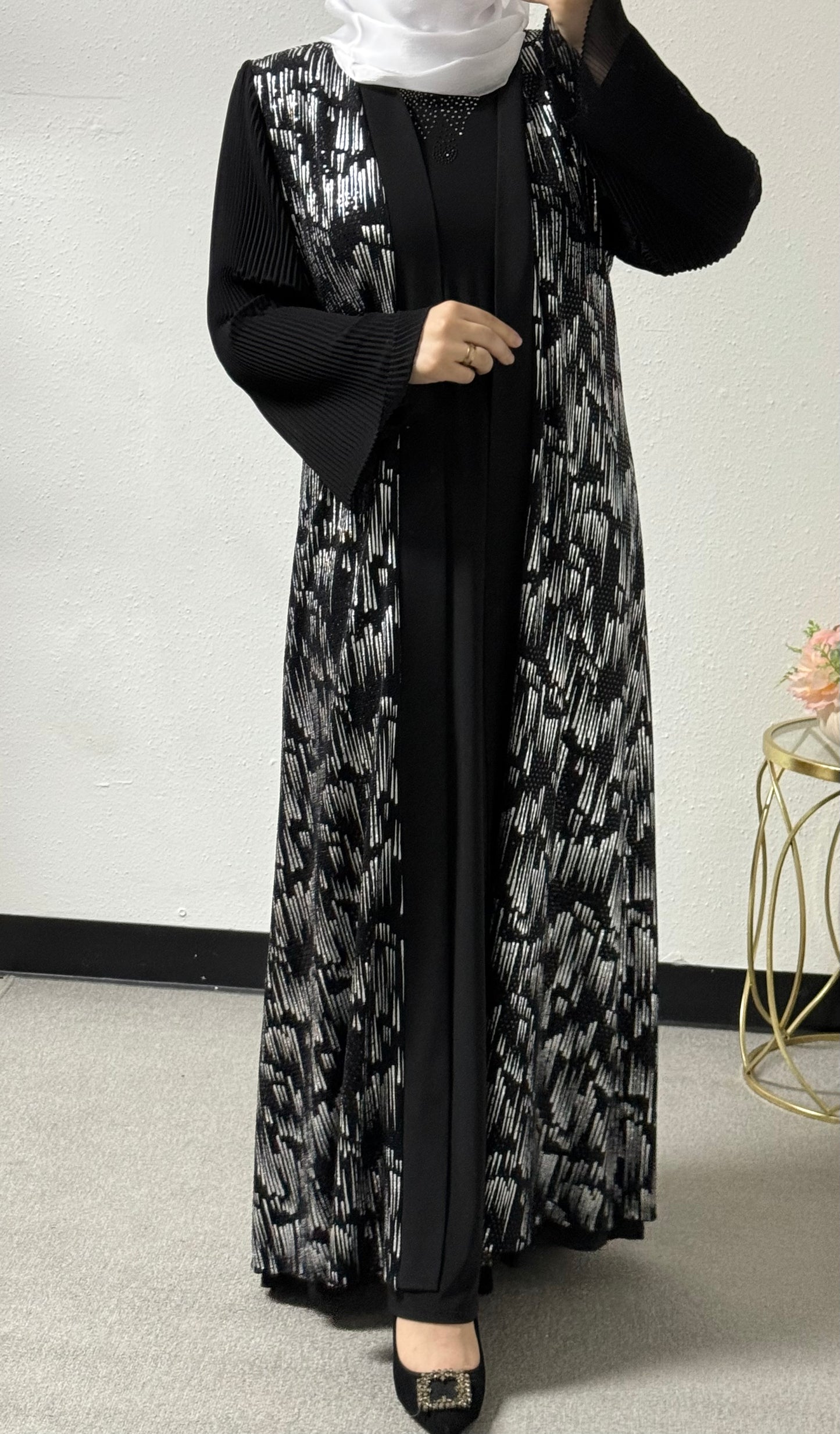 Two-piece pattern abaya set