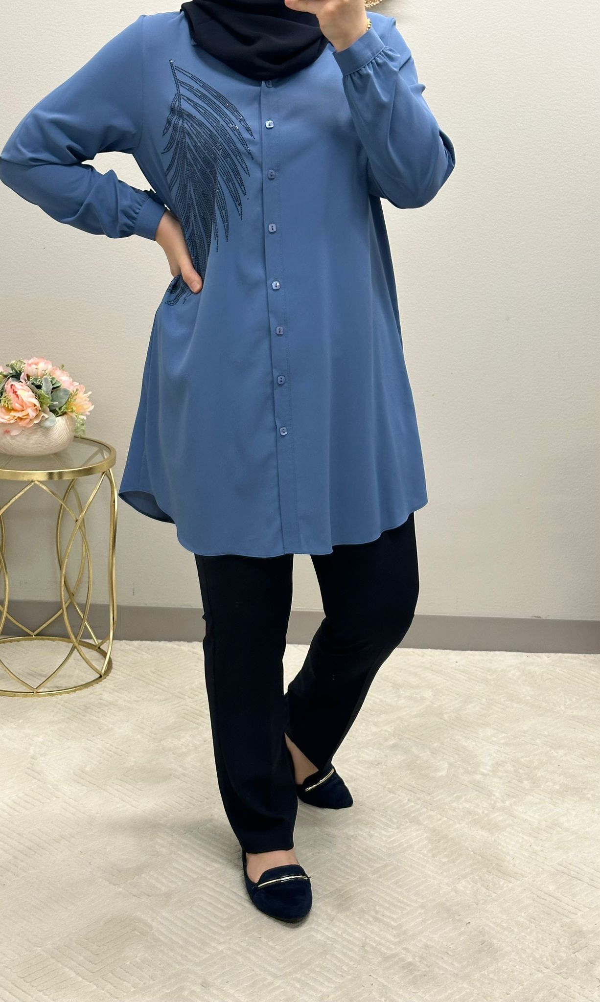 Modest loose shirt with a feather strass design