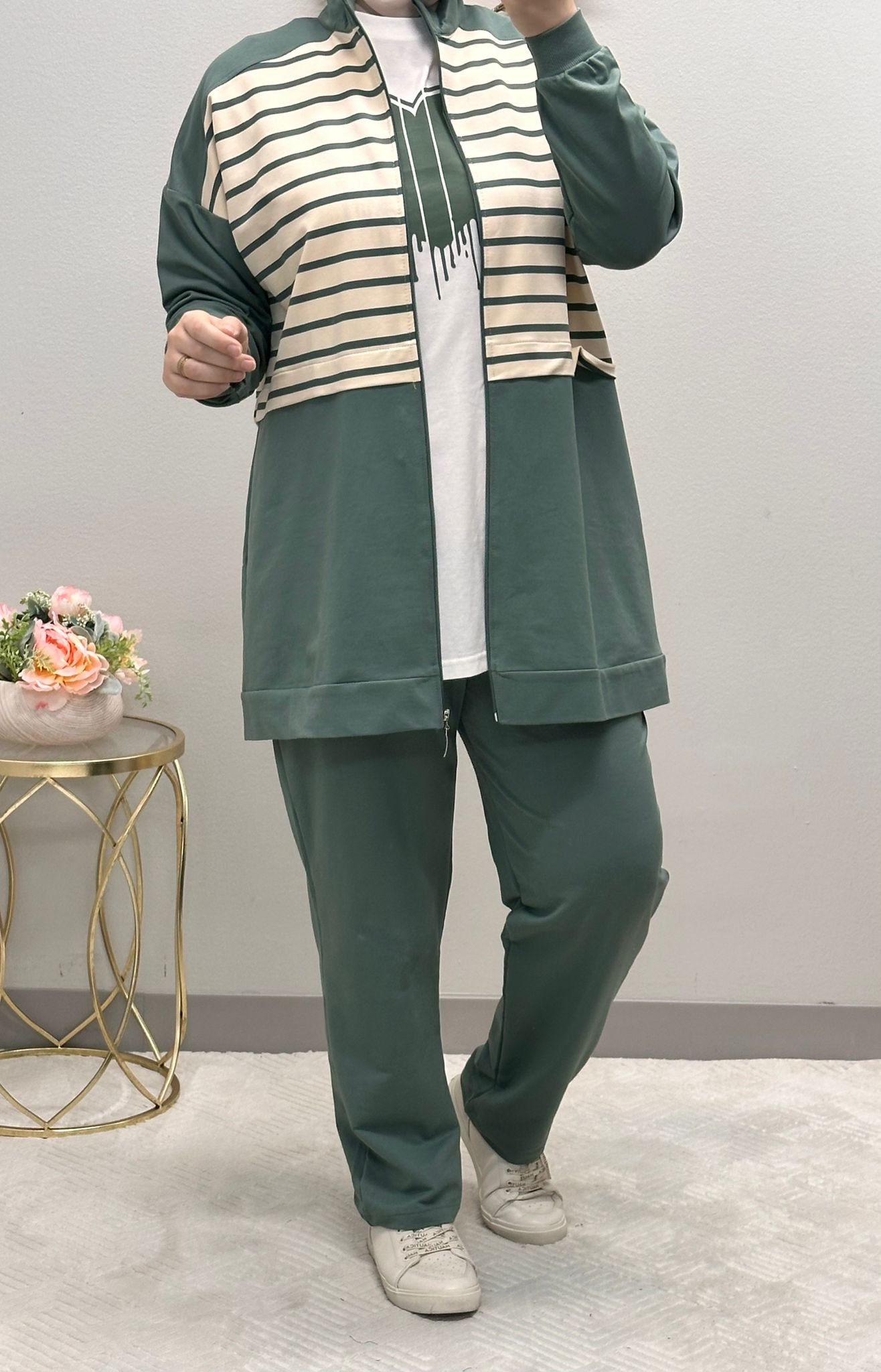 Three-piece tracksuit set with bag