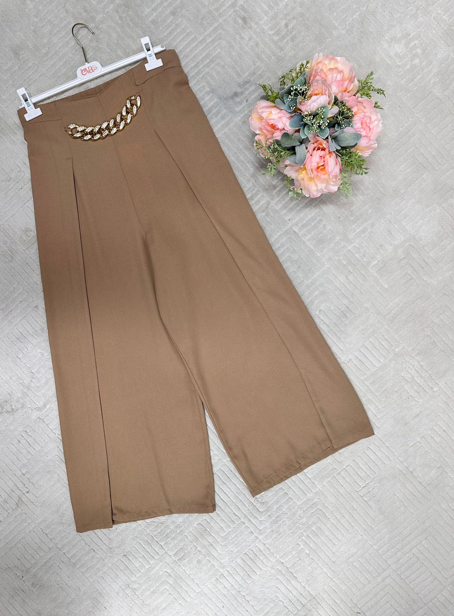 Wide pants singly pleated with elastic waistband (Length 39.2 inch / 100.7 CM)