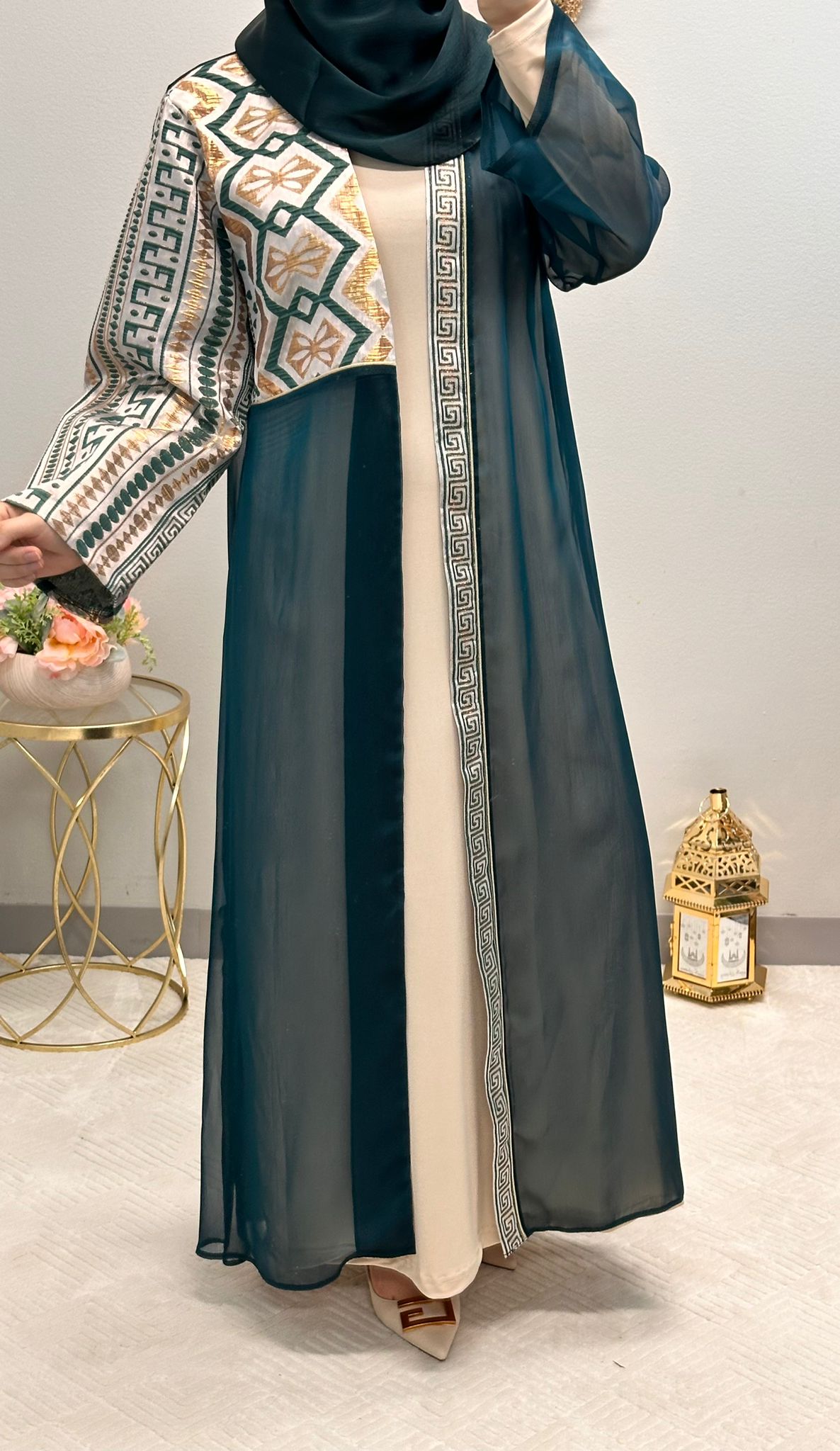 Two-Piece open abaya front embroidered