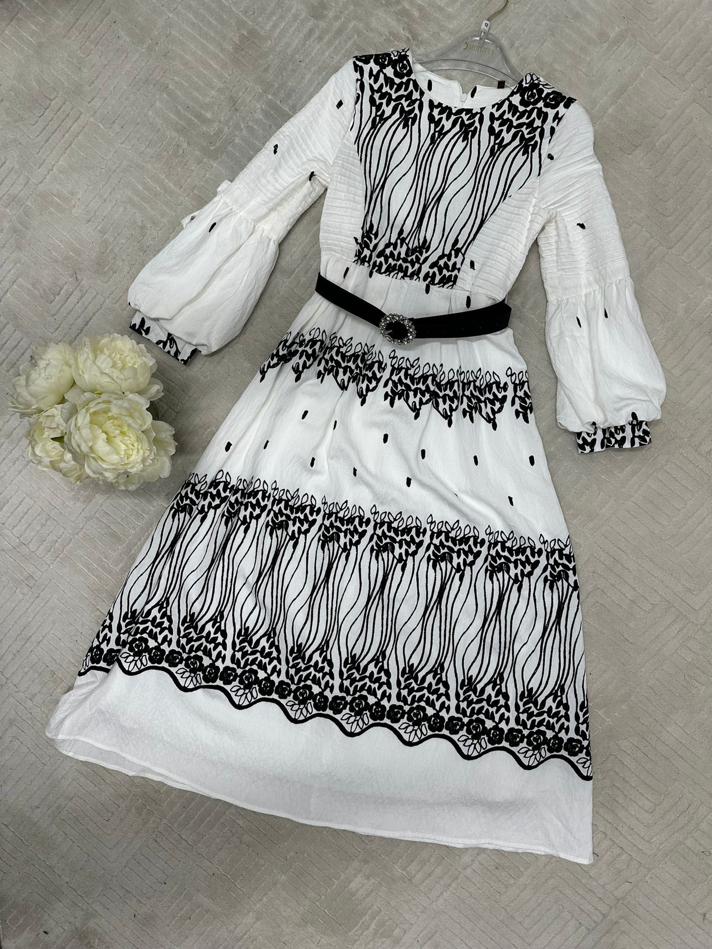 kids embroidered dress with belt