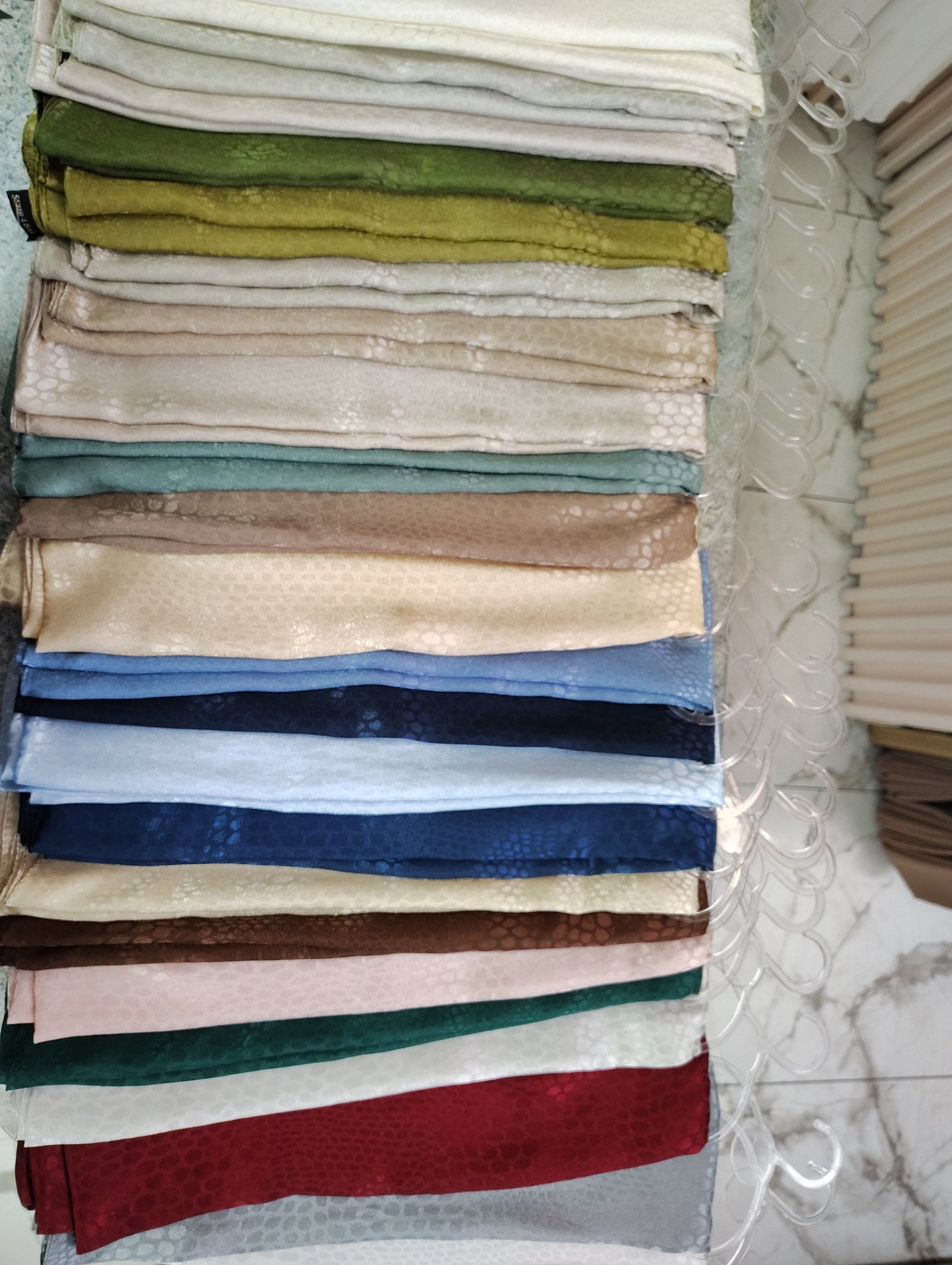 حجاب مطبوع 12$